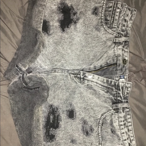 Black jean shorts - Picture 1 of 4